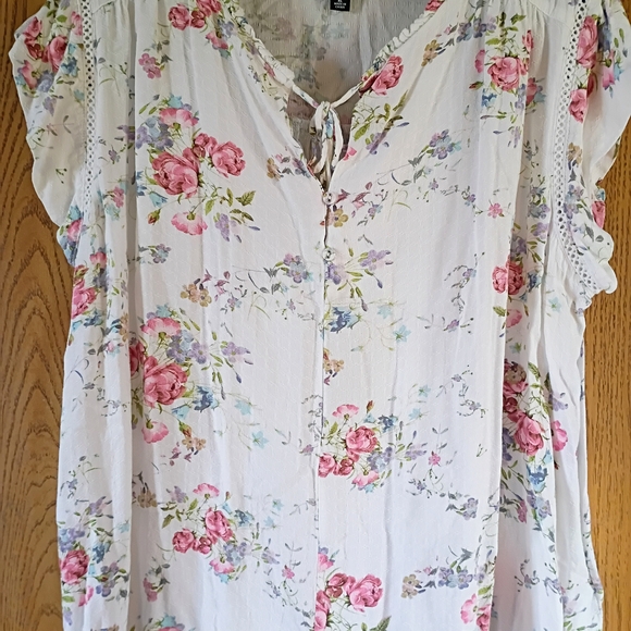 Buffalo David Bitton Tops - Buffalo David Bitton White Floral Tie-Front Top with Pink Roses